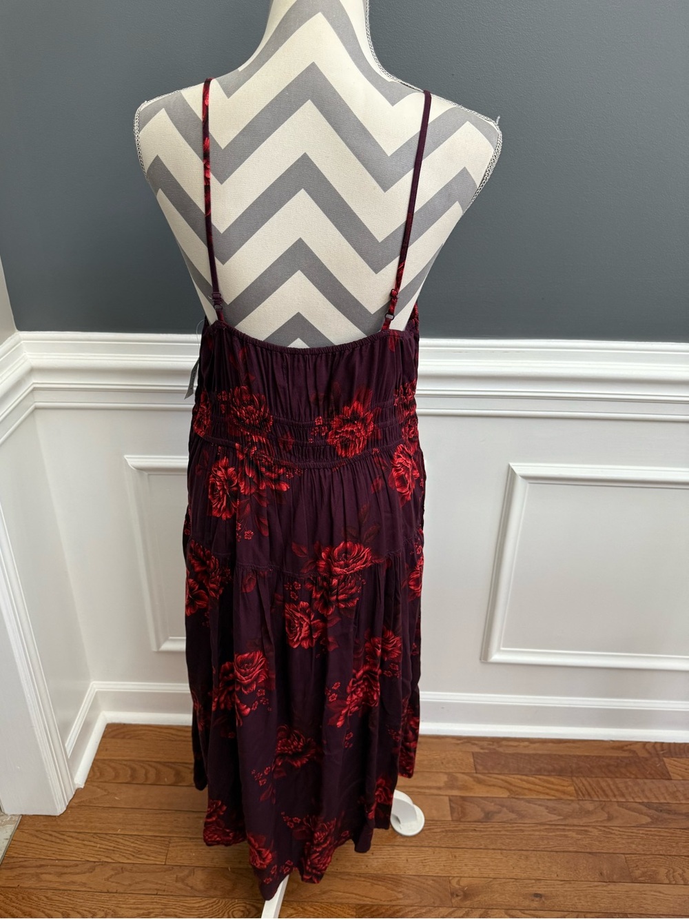 Old Navy Burgundy Midi Dress with Red Floral Print NWT Size Large - Picture 2 of 4